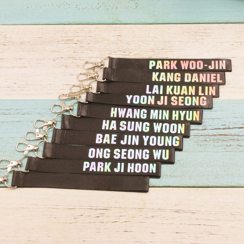 Phone Accessories And Names - WANNA Üye Adı Renkli Anahtarlık DANIEL